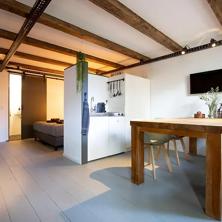Pakhuis Bed & Breakfast