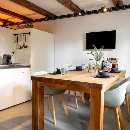 Pakhuis Bed & Breakfast