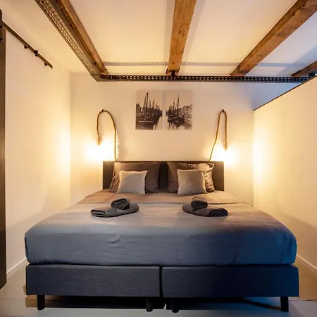 Pakhuis Bed & Breakfast