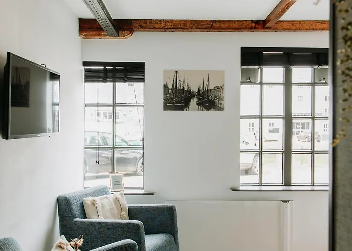 Pakhuis מאס-סלאוס