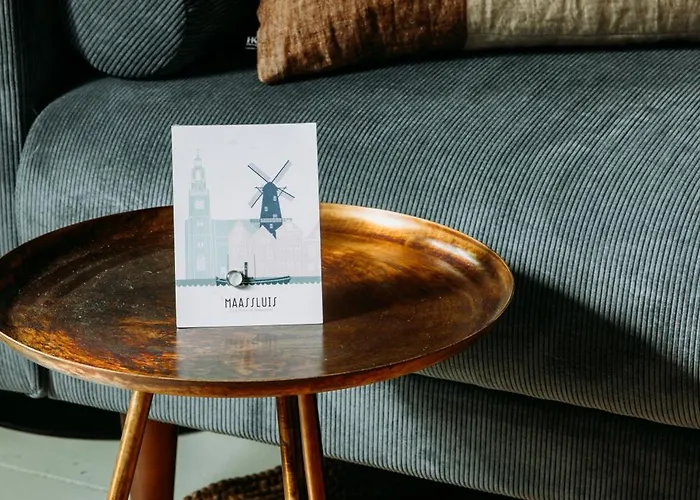 Pakhuis 3* מאס-סלאוס