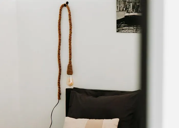 Pakhuis לינה וארוחת בוקר מאס-סלאוס